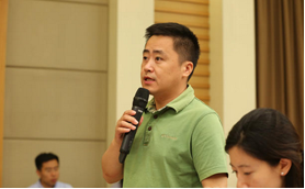 全年的經濟走勢您作何判斷？